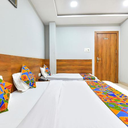 Fabhotel Raghumani Palace Ujjain Exteriör bild