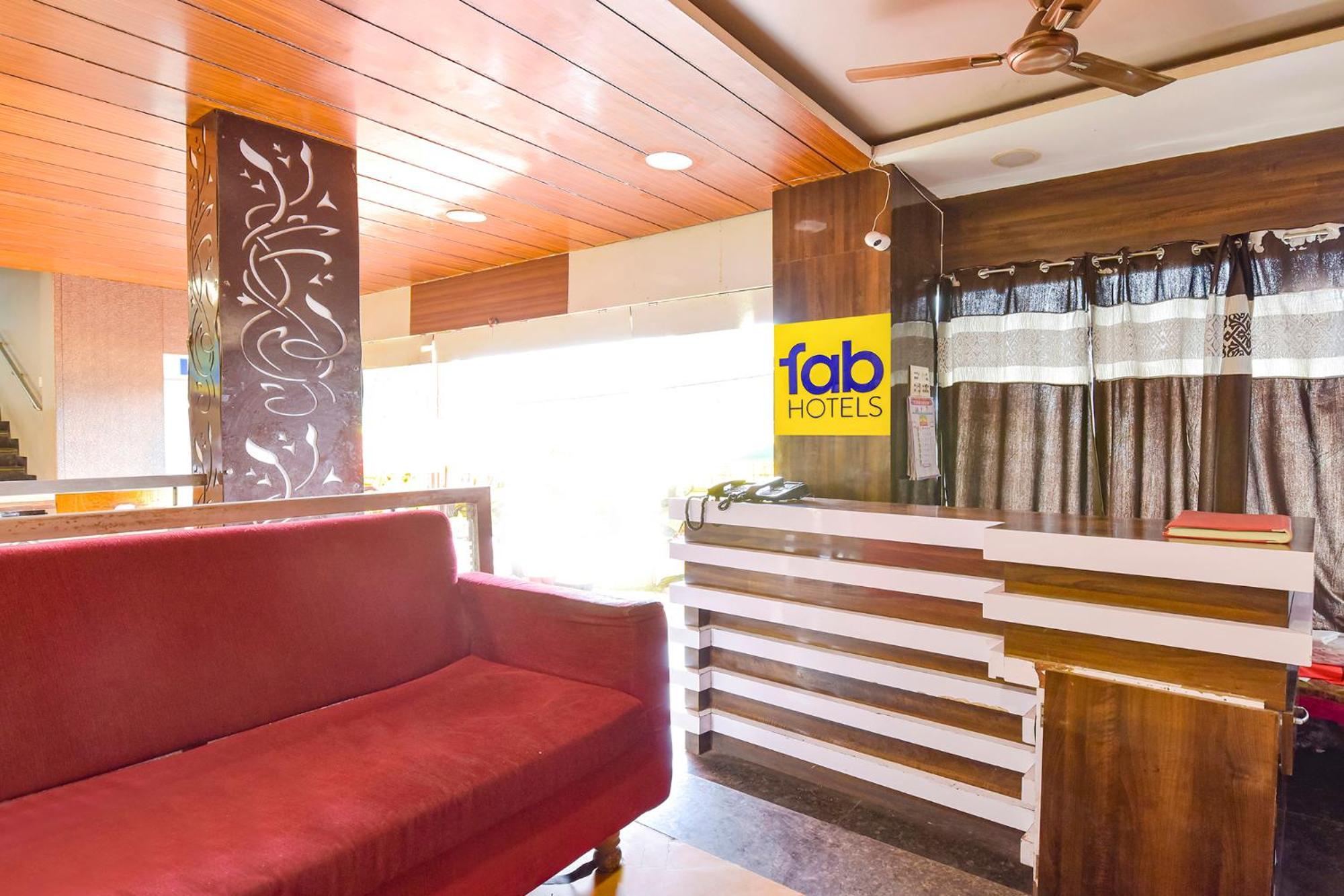 Fabhotel Raghumani Palace Ujjain Exteriör bild