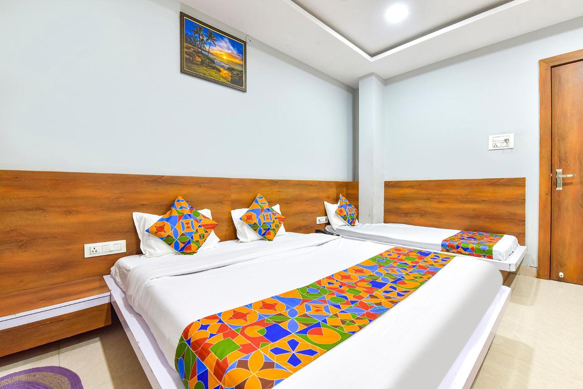 Fabhotel Raghumani Palace Ujjain Exteriör bild