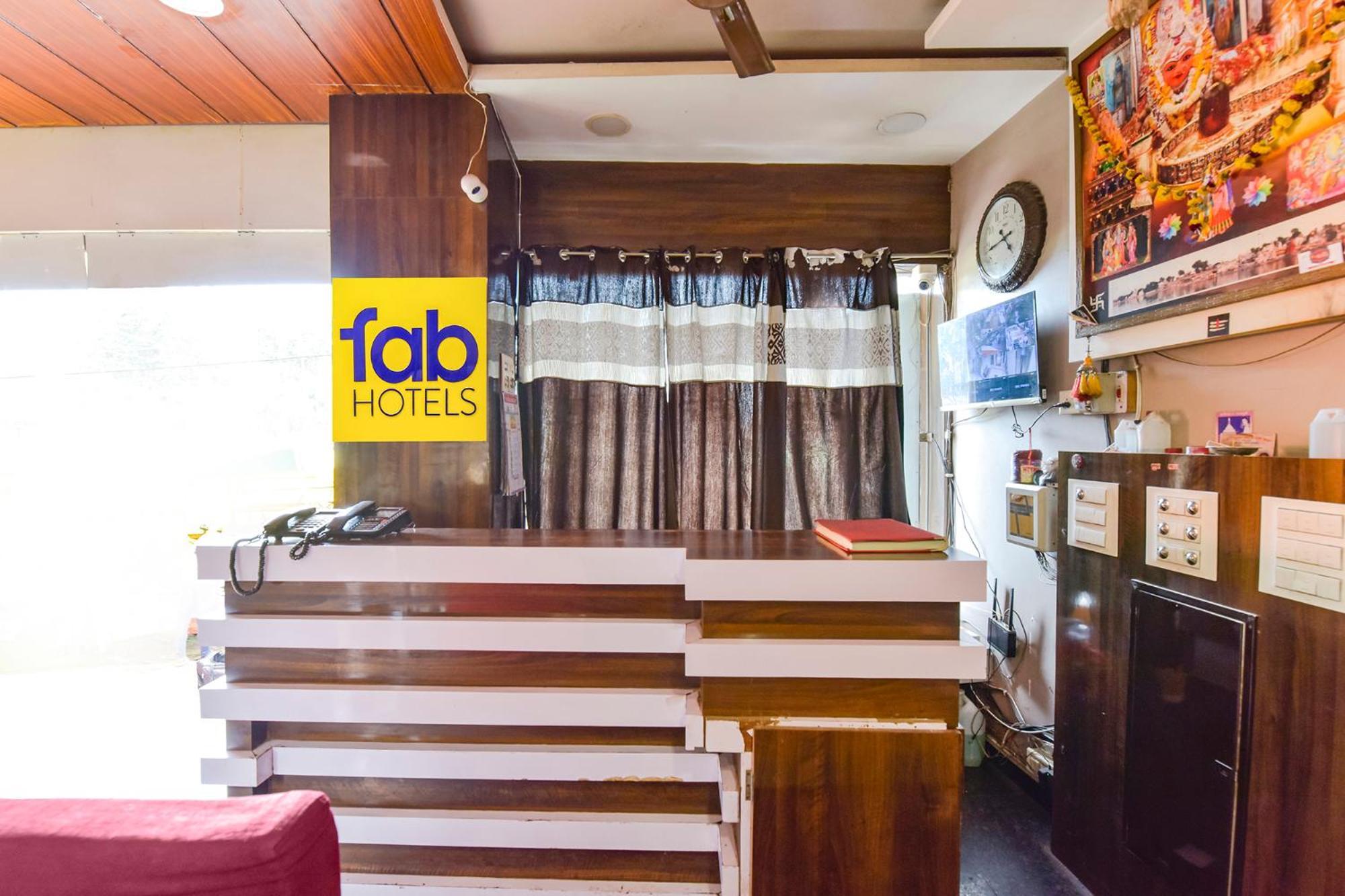 Fabhotel Raghumani Palace Ujjain Exteriör bild