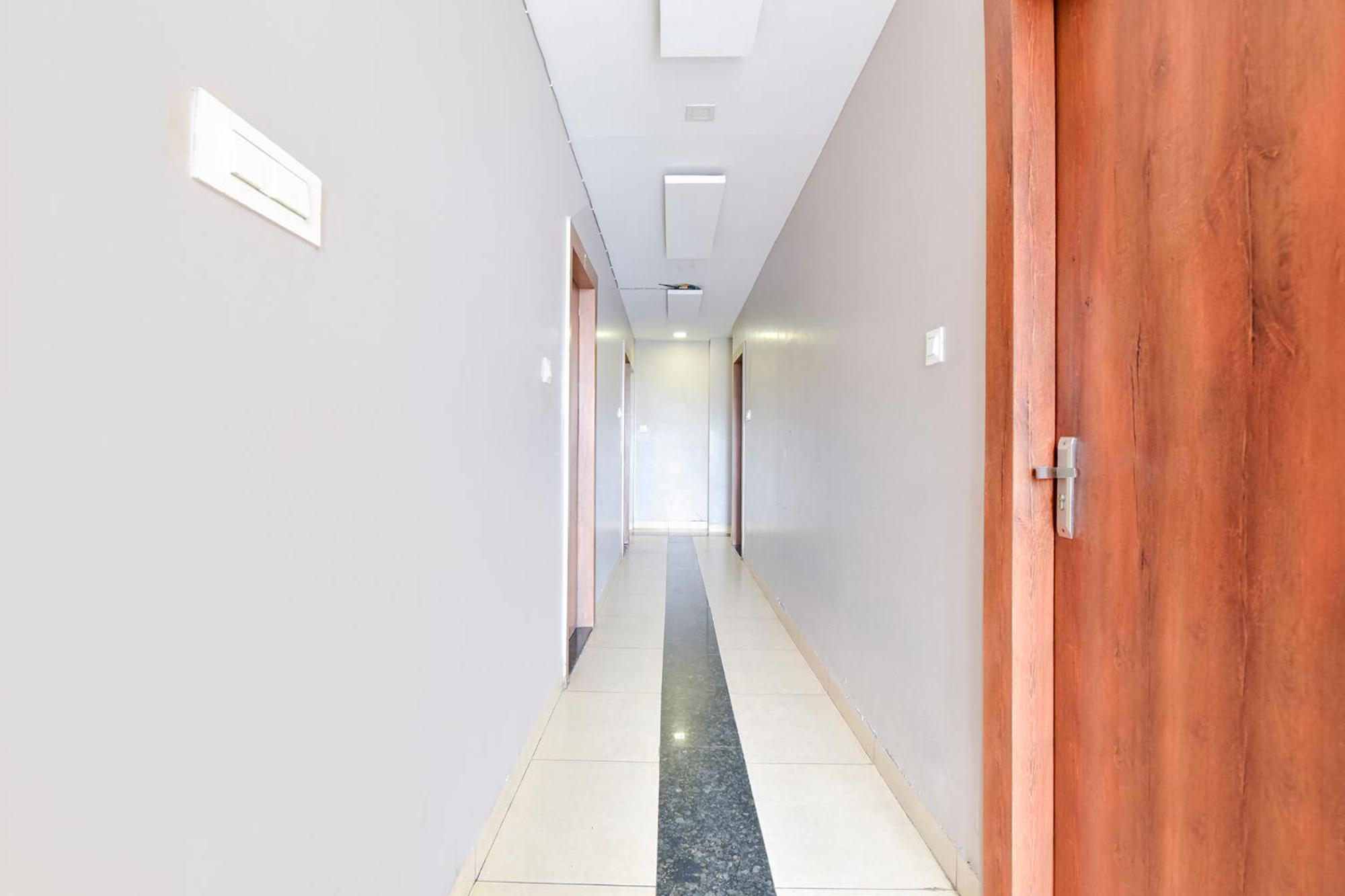 Fabhotel Raghumani Palace Ujjain Exteriör bild